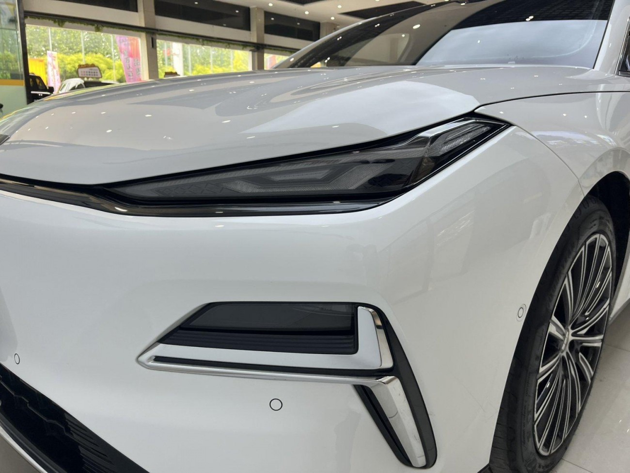 Geely Galaxy 8 2025