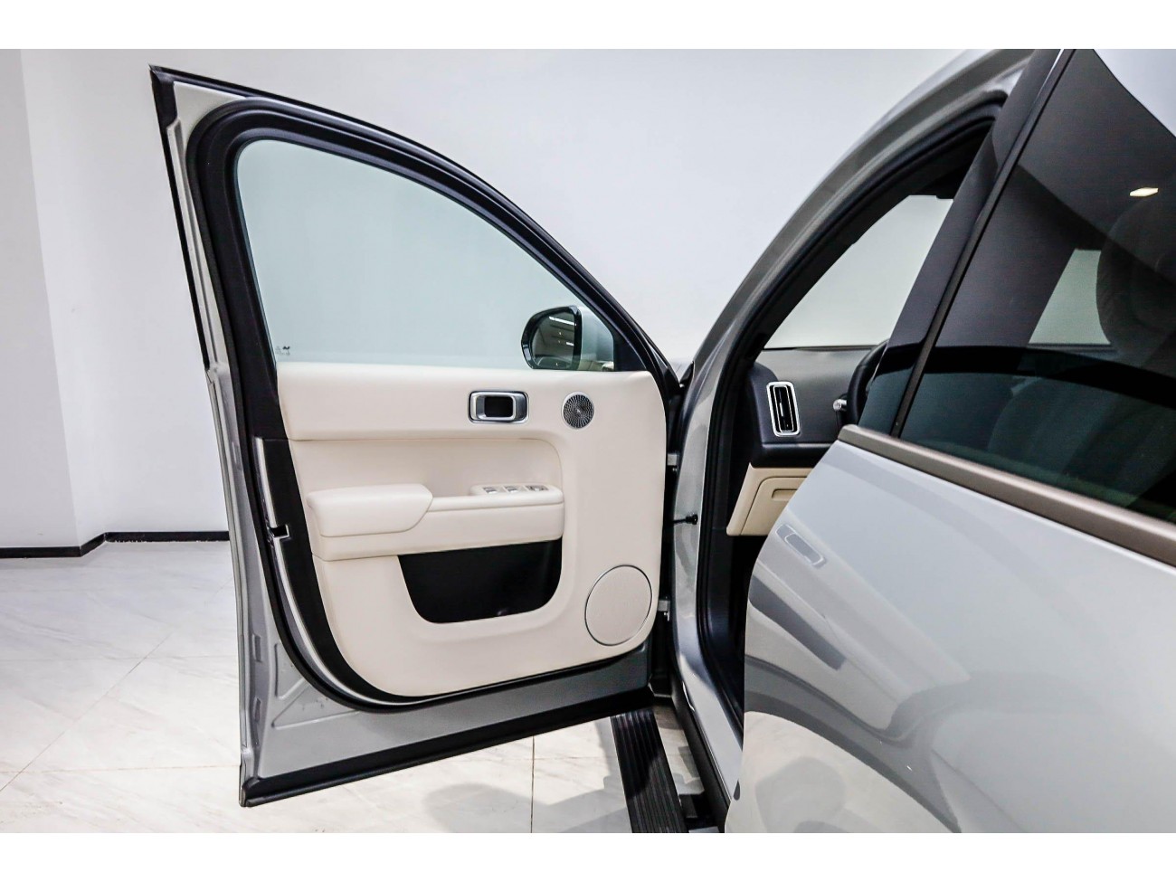 Li Auto L9 2025