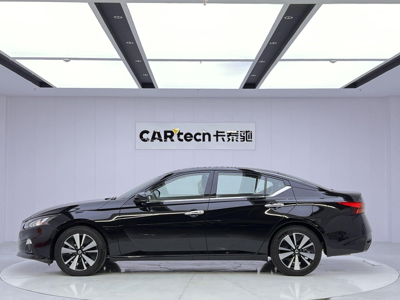 Nissan Teana 2026