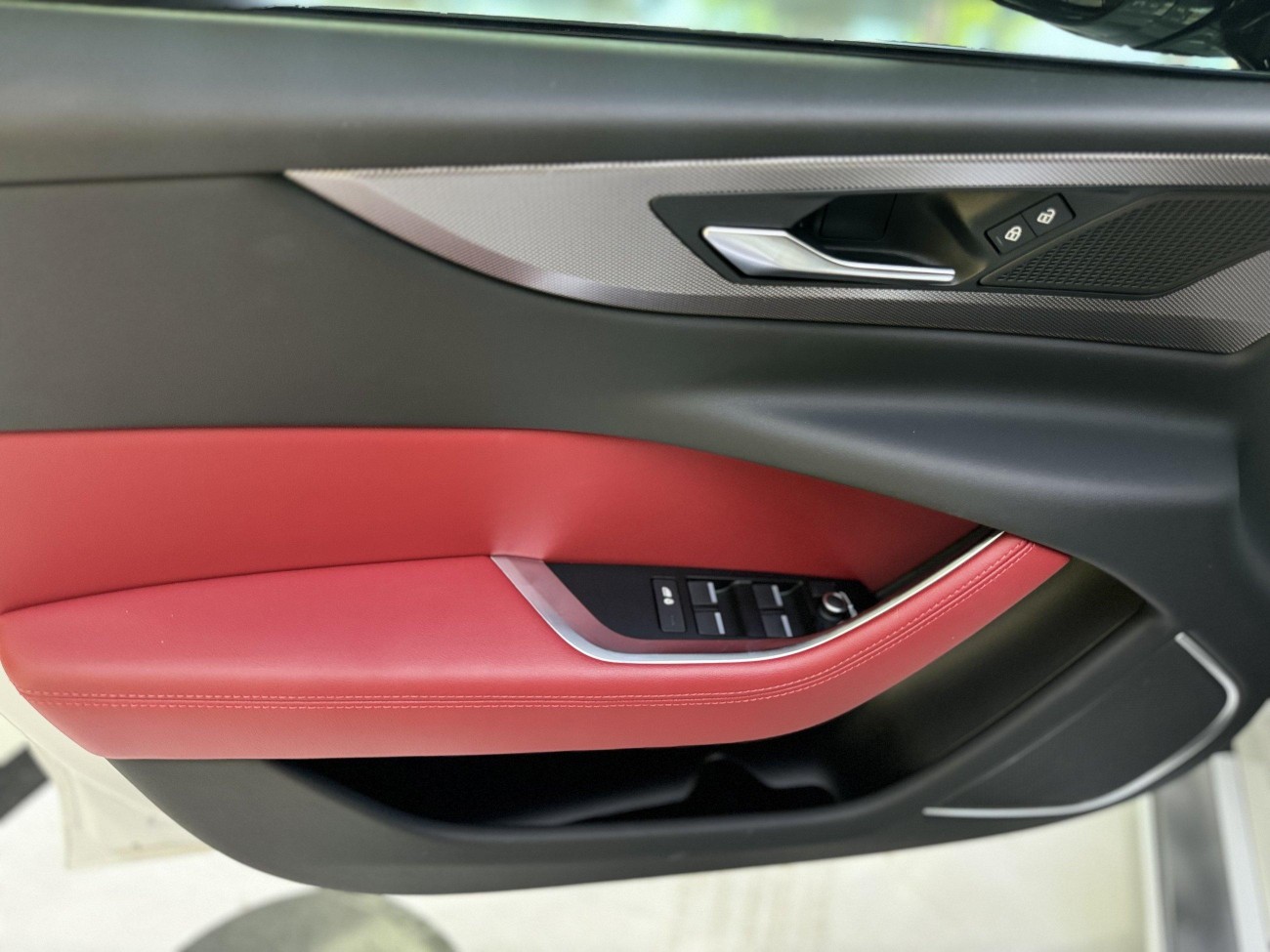 Jaguar XEL 2023