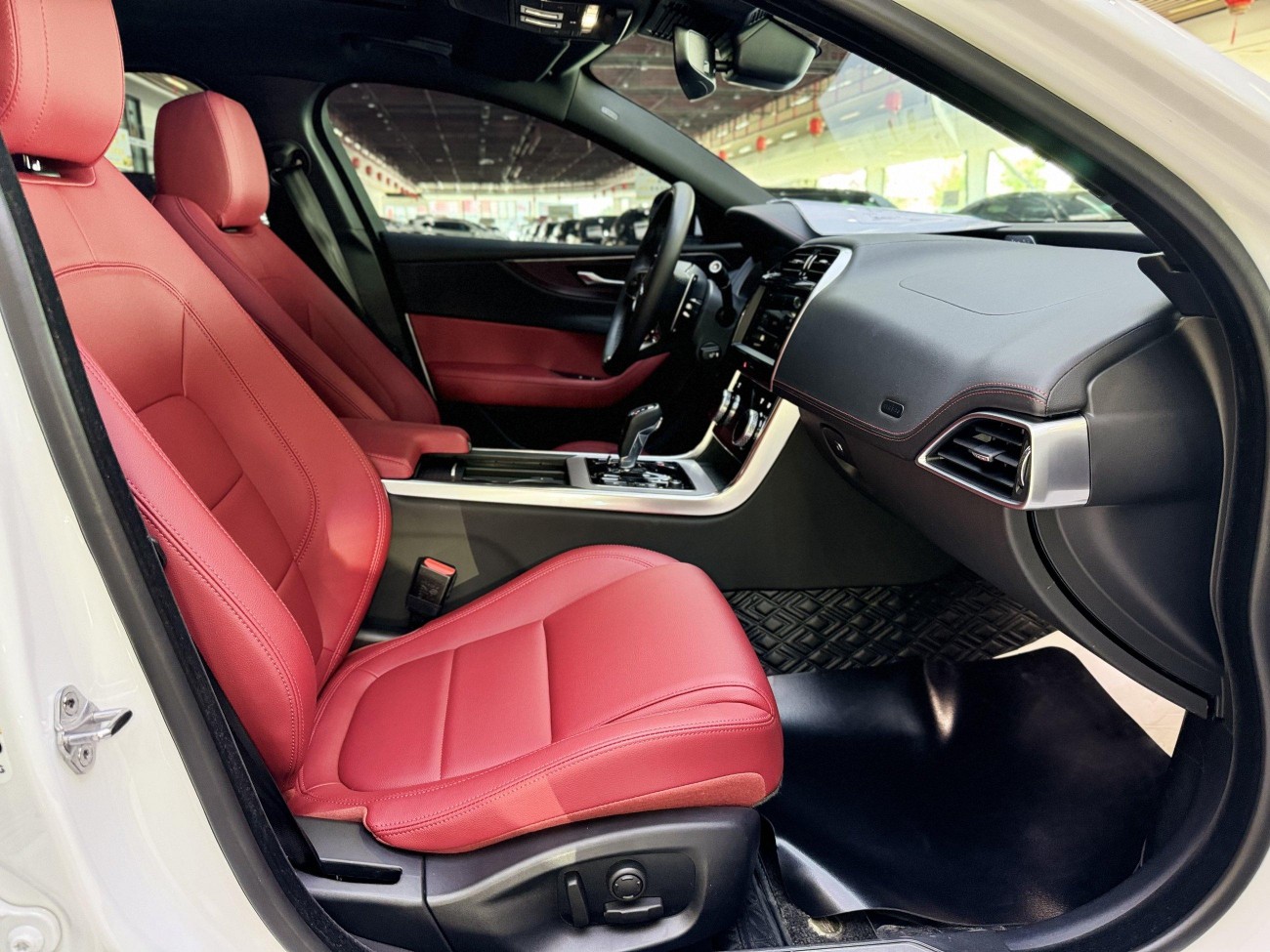 Jaguar XEL 2023