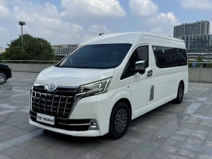 Toyota HiAce 2023