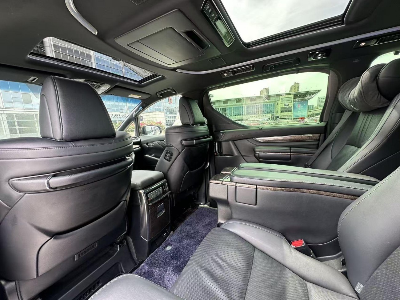 Toyota Vellfire 2023