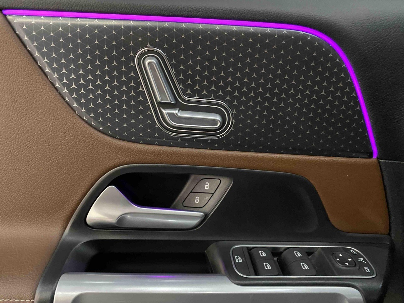 Mercedes-Benz GLB 2024