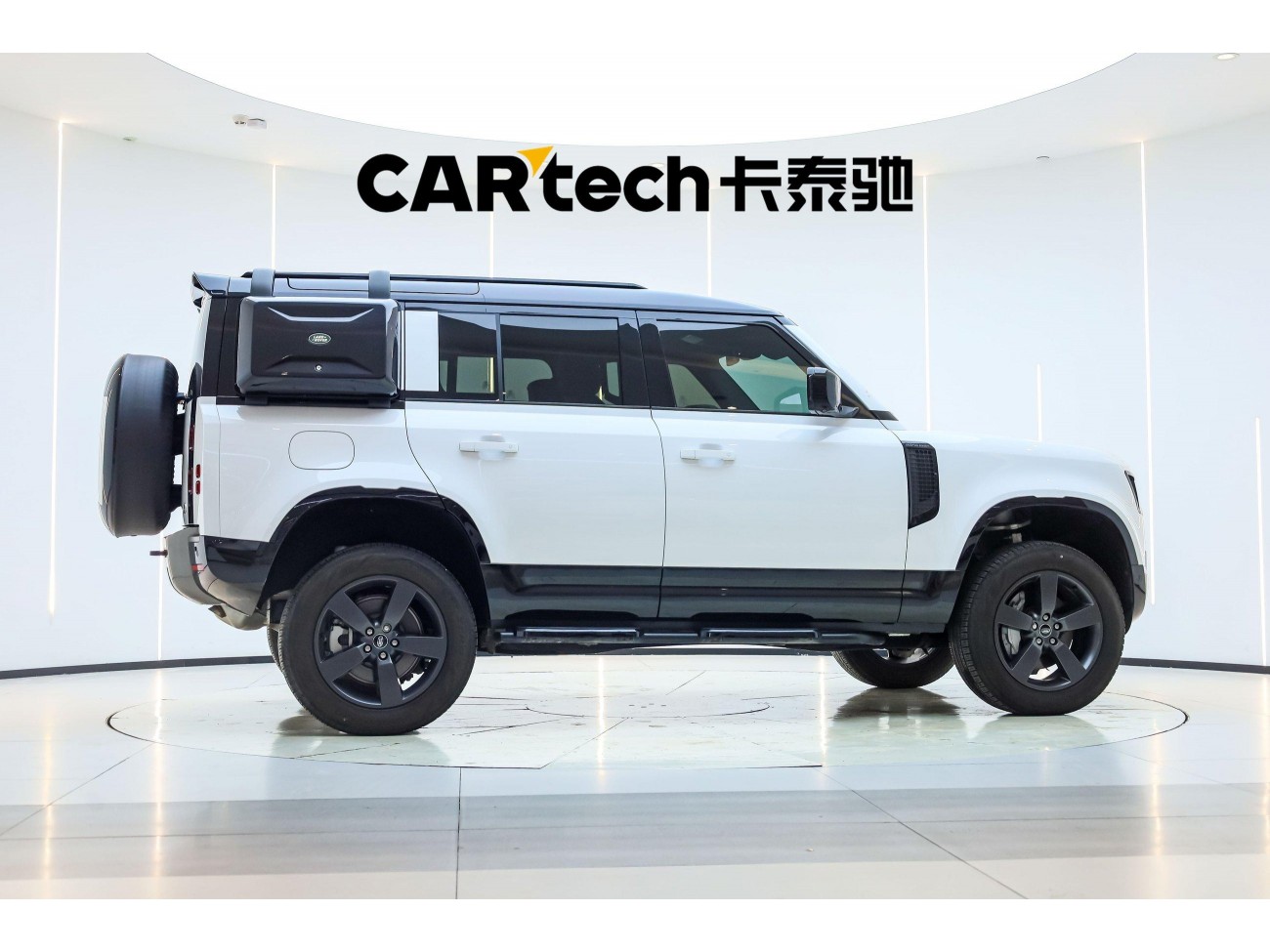 Land Rover Defender 2024