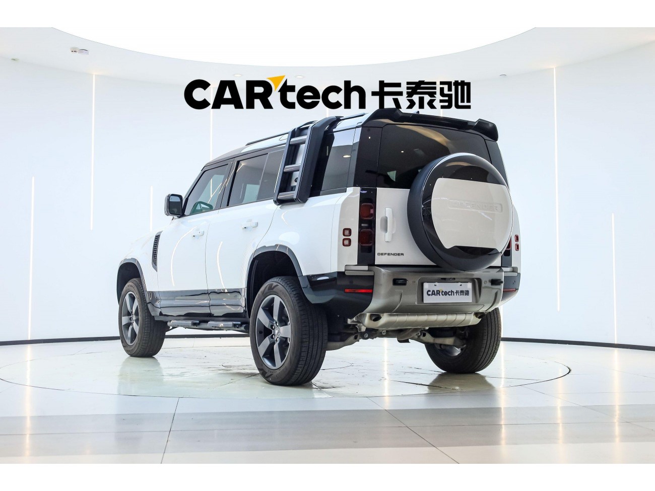 Land Rover Defender 2024