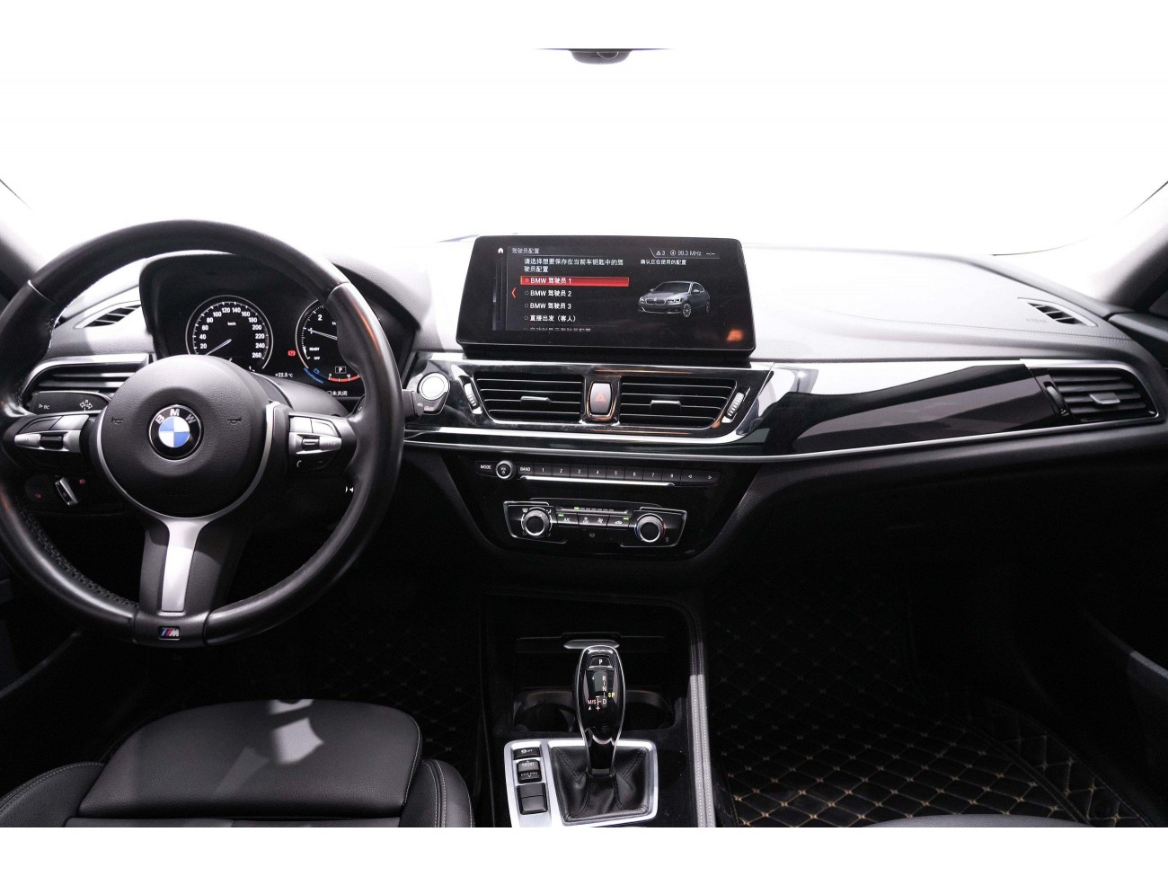 BMW 120i 2023