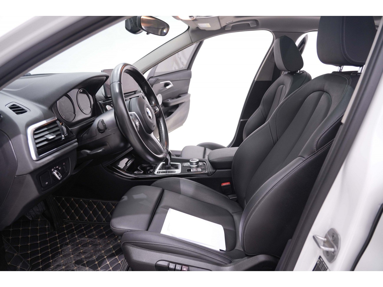 BMW 120i 2023