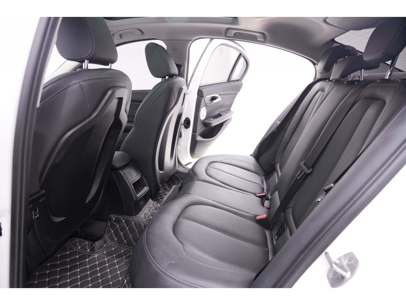 BMW 120i 2023