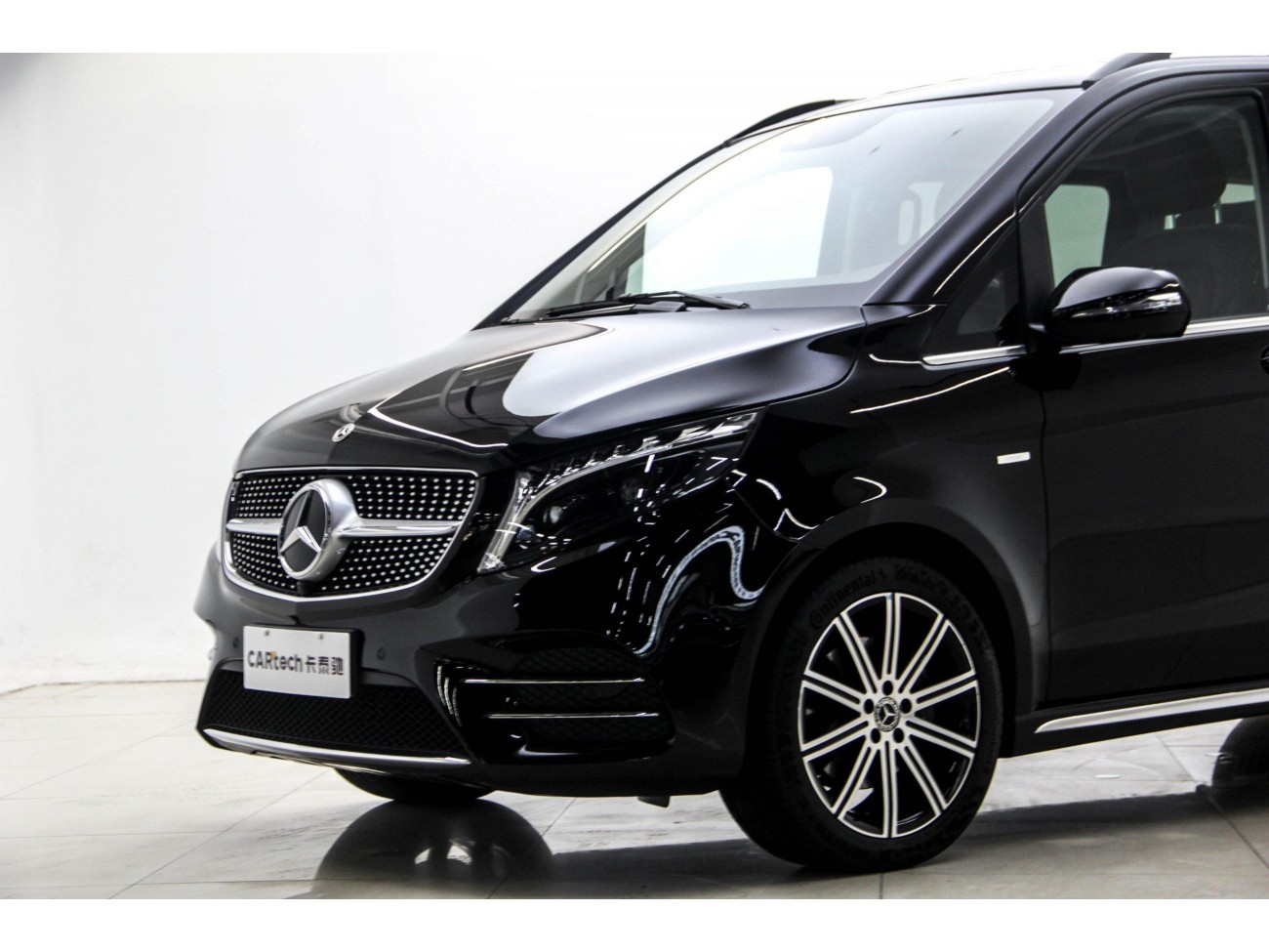 Mercedes-Benz V 2023