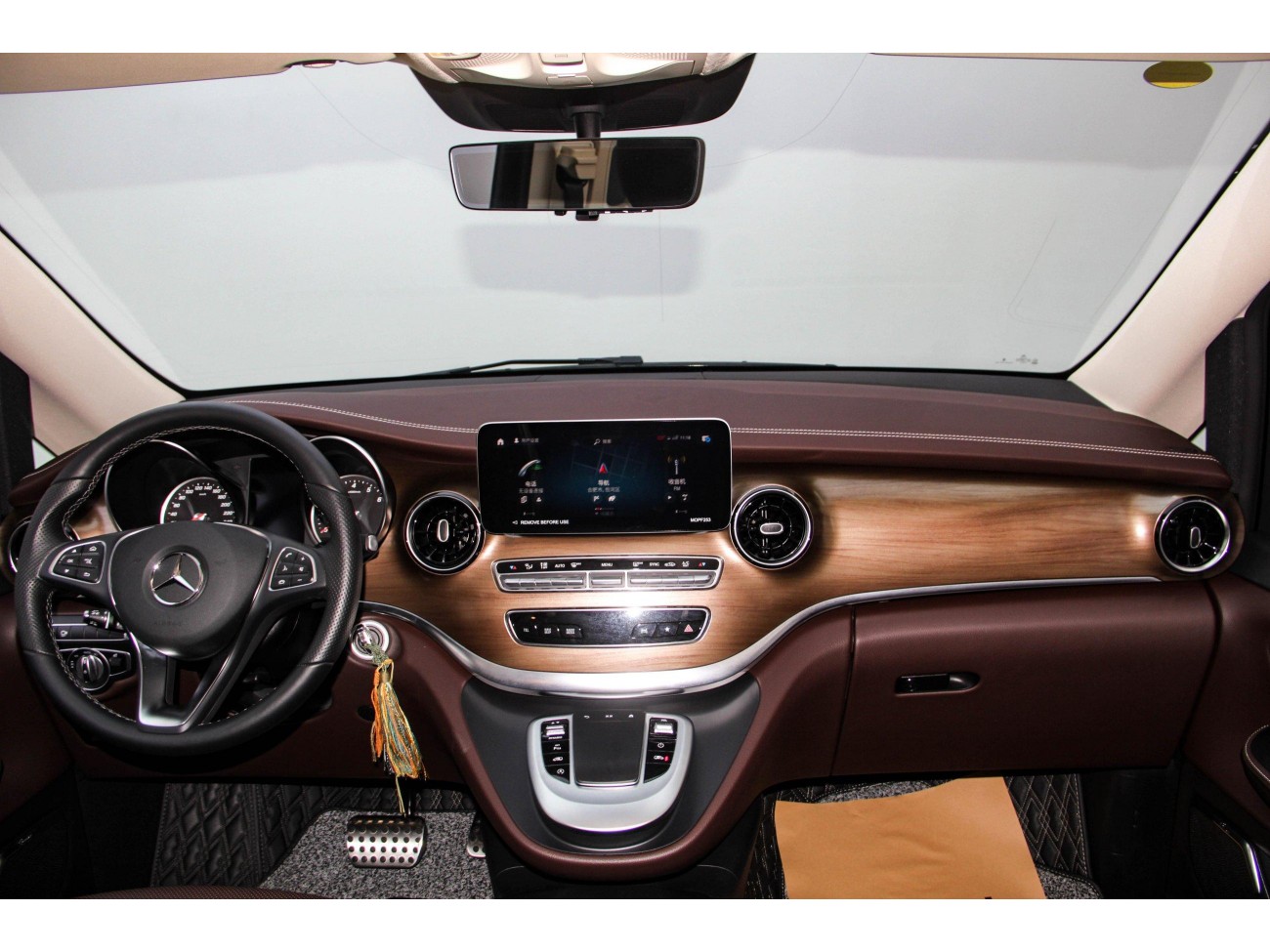 Mercedes-Benz V 2023