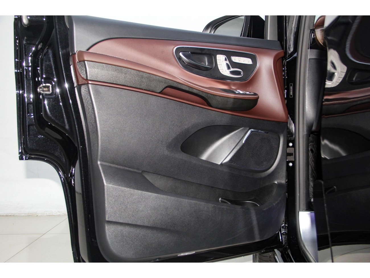 Mercedes-Benz V 2023