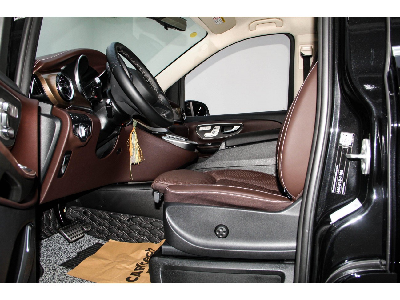 Mercedes-Benz V 2023