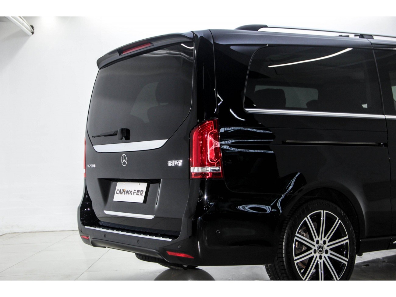 Mercedes-Benz V 2023