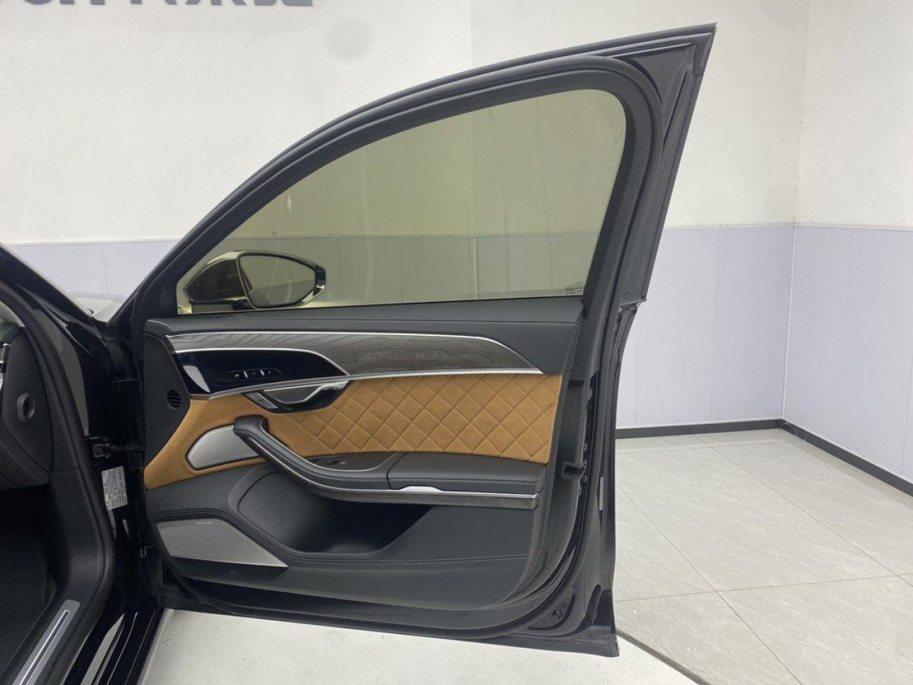 Audi A8L 2022