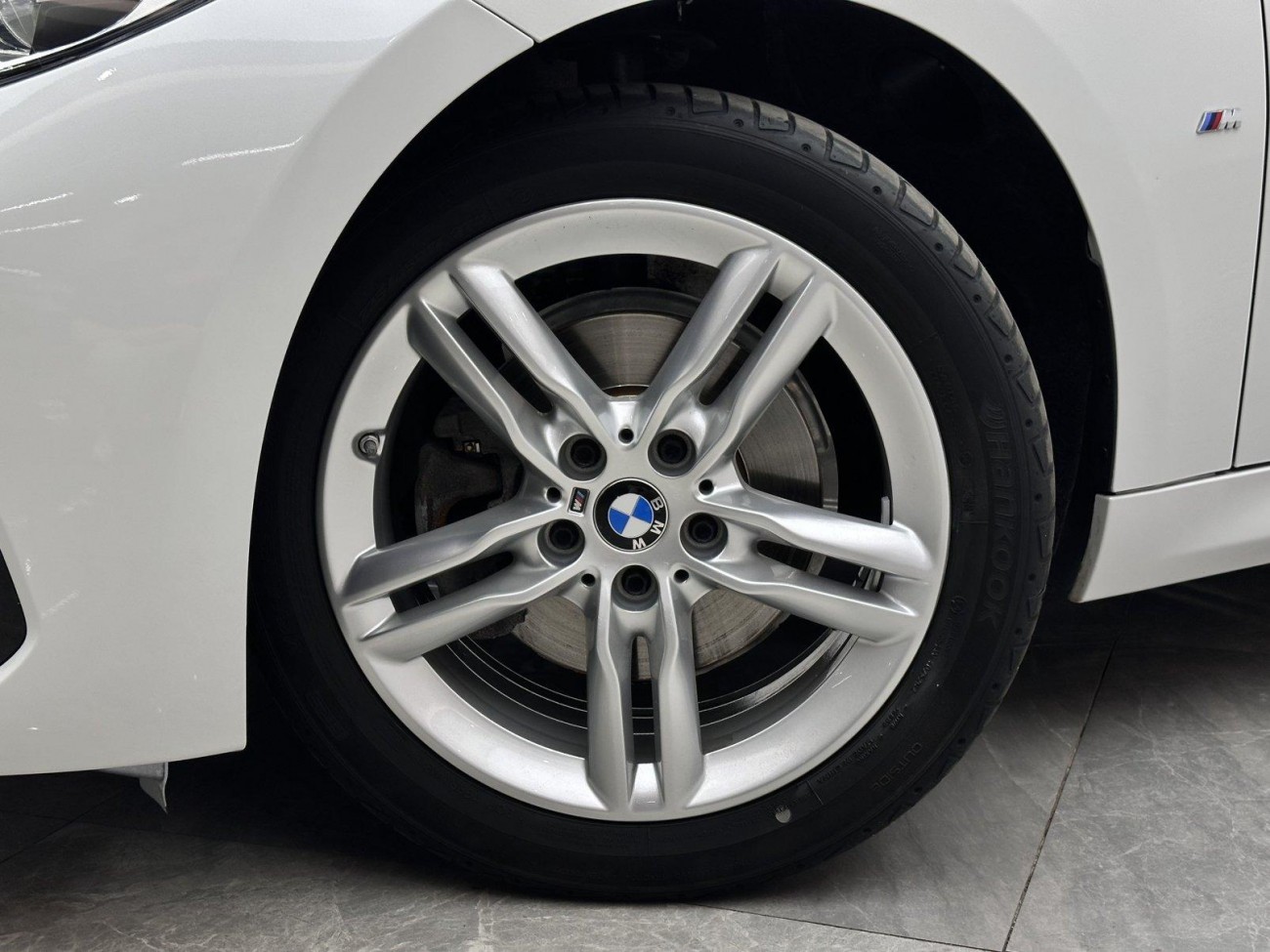BMW 120i 2021