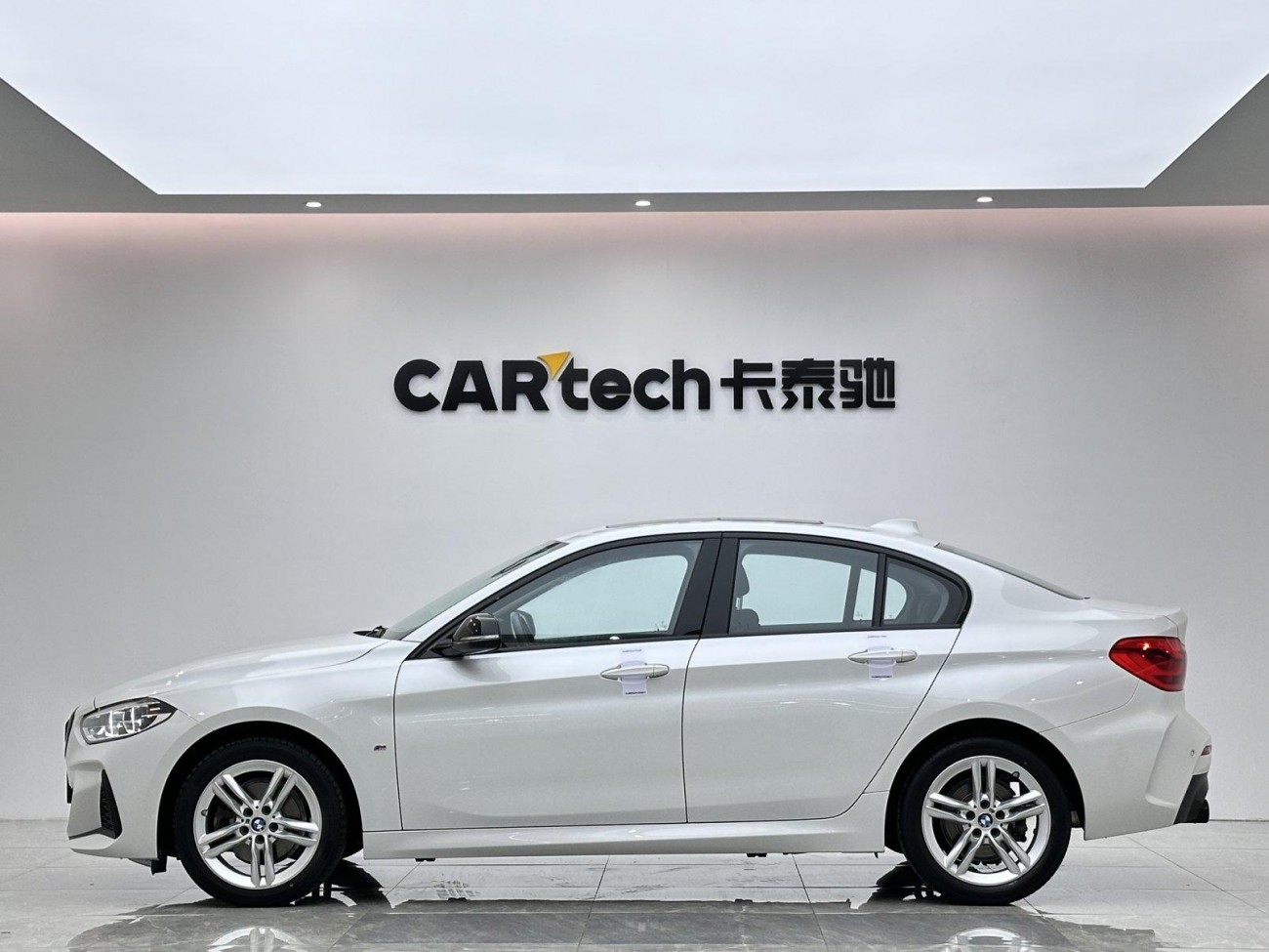 BMW 120i 2021
