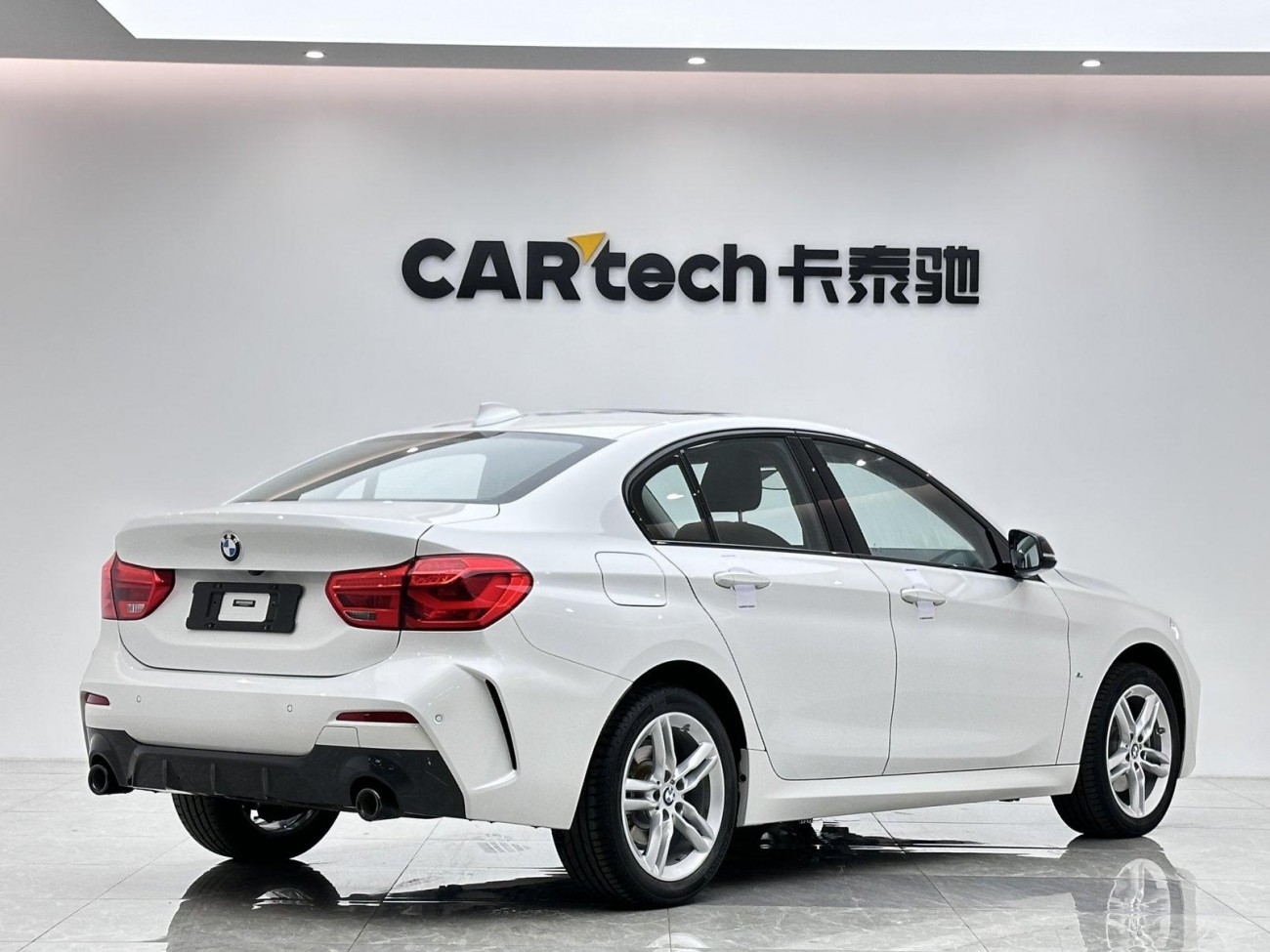 BMW 120i 2021