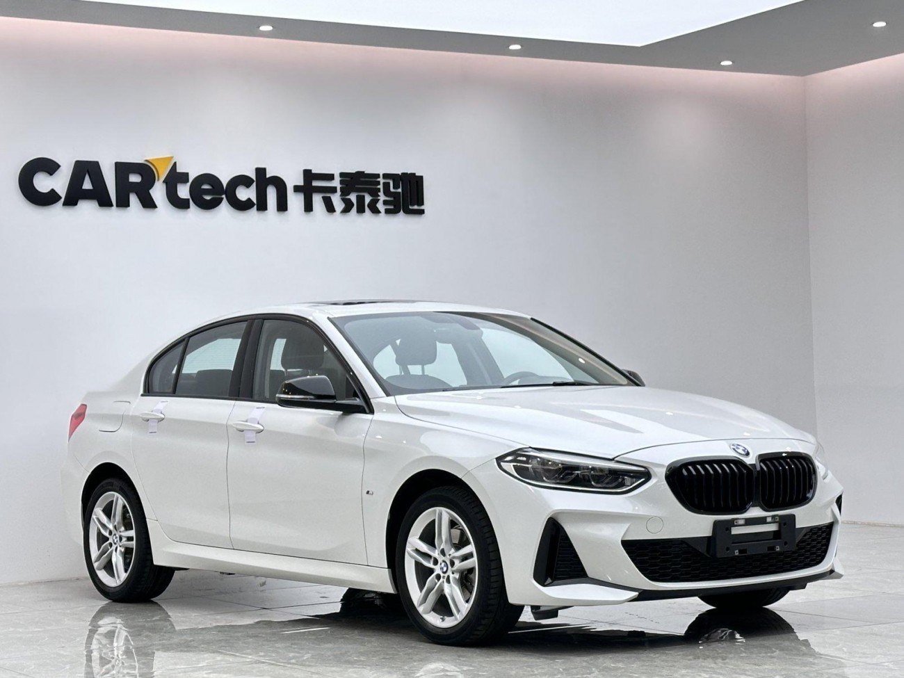 BMW 120i 2021