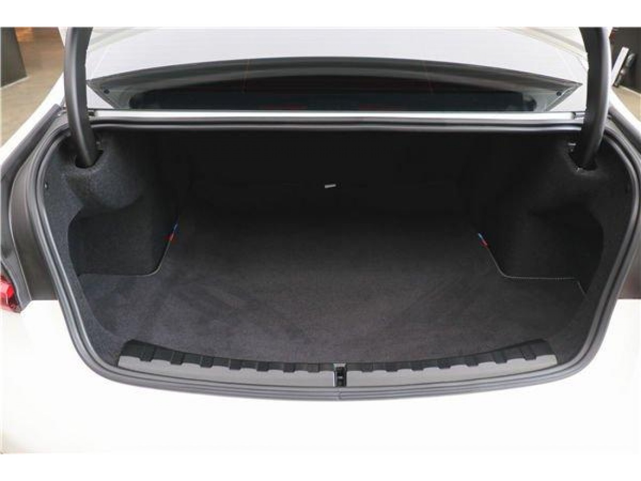 BMW 325Li 2024