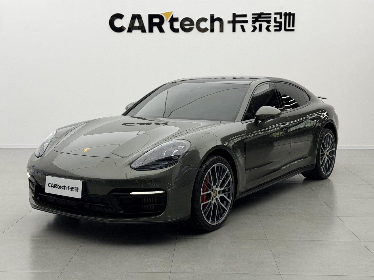 Porsche Panamera 2023