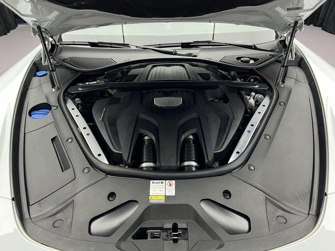 Porsche Panamera 2021