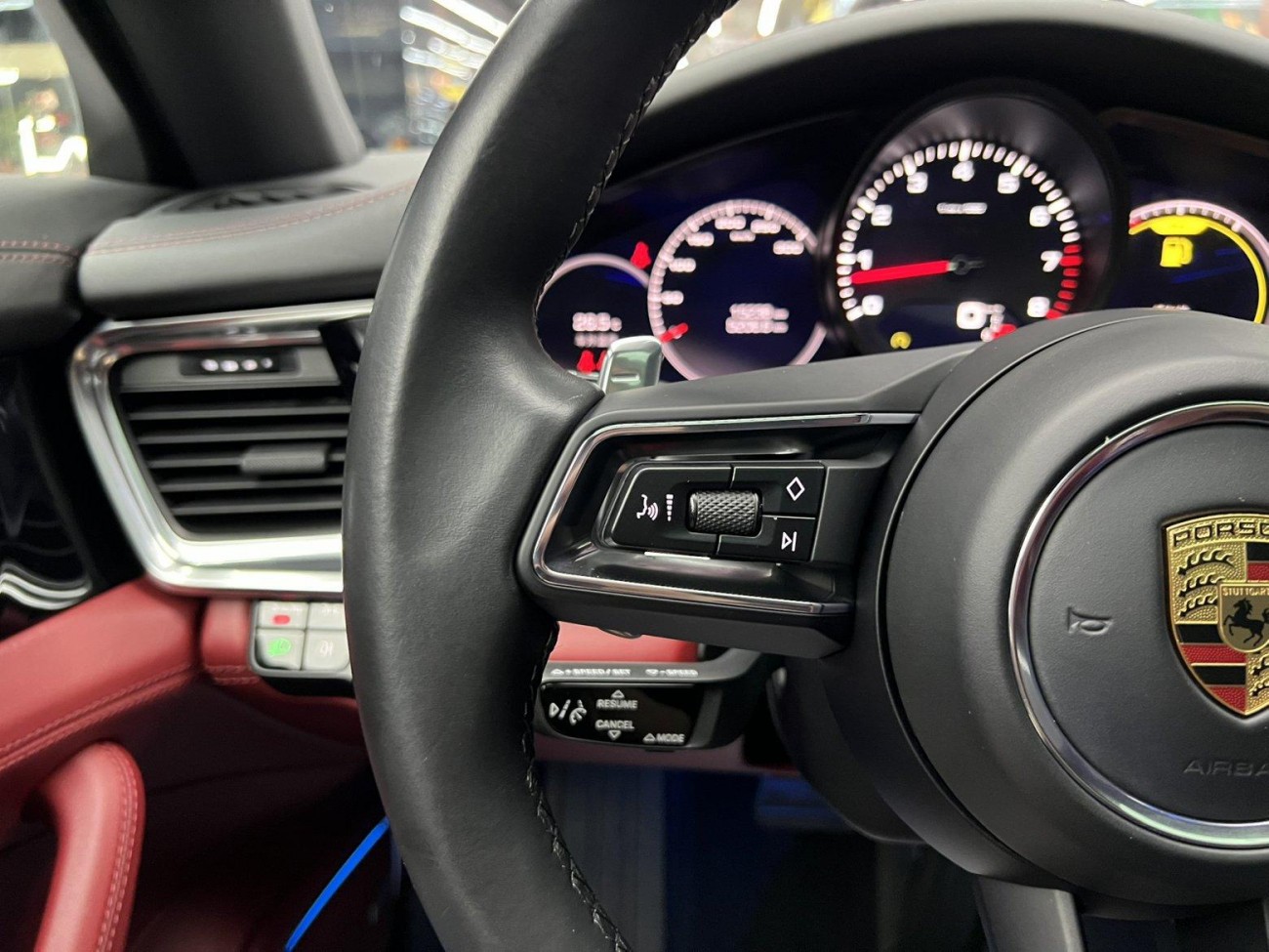 Porsche Panamera 2021