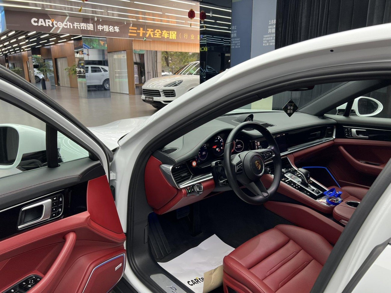 Porsche Panamera 2021