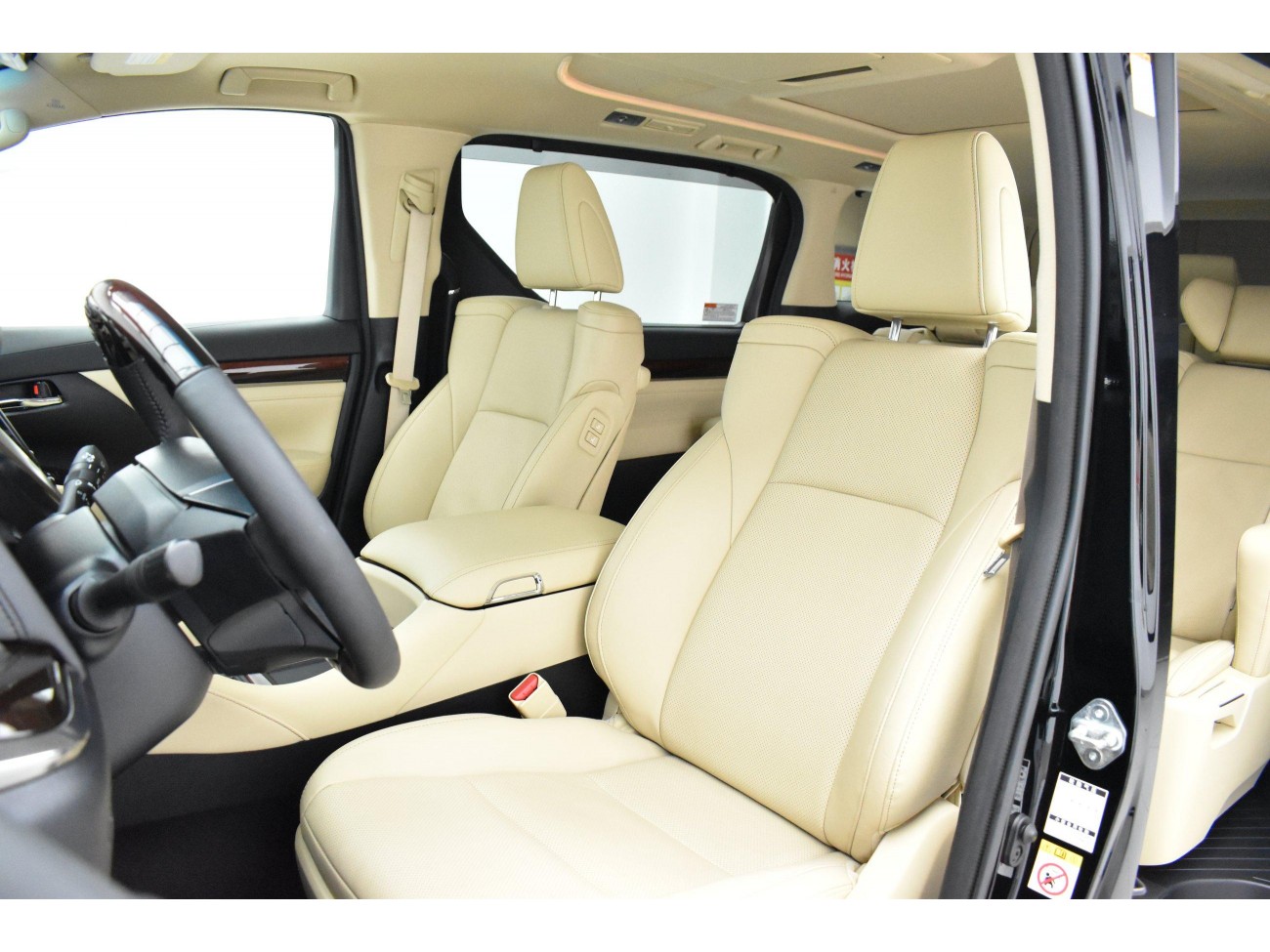 Toyota Alphard 2016