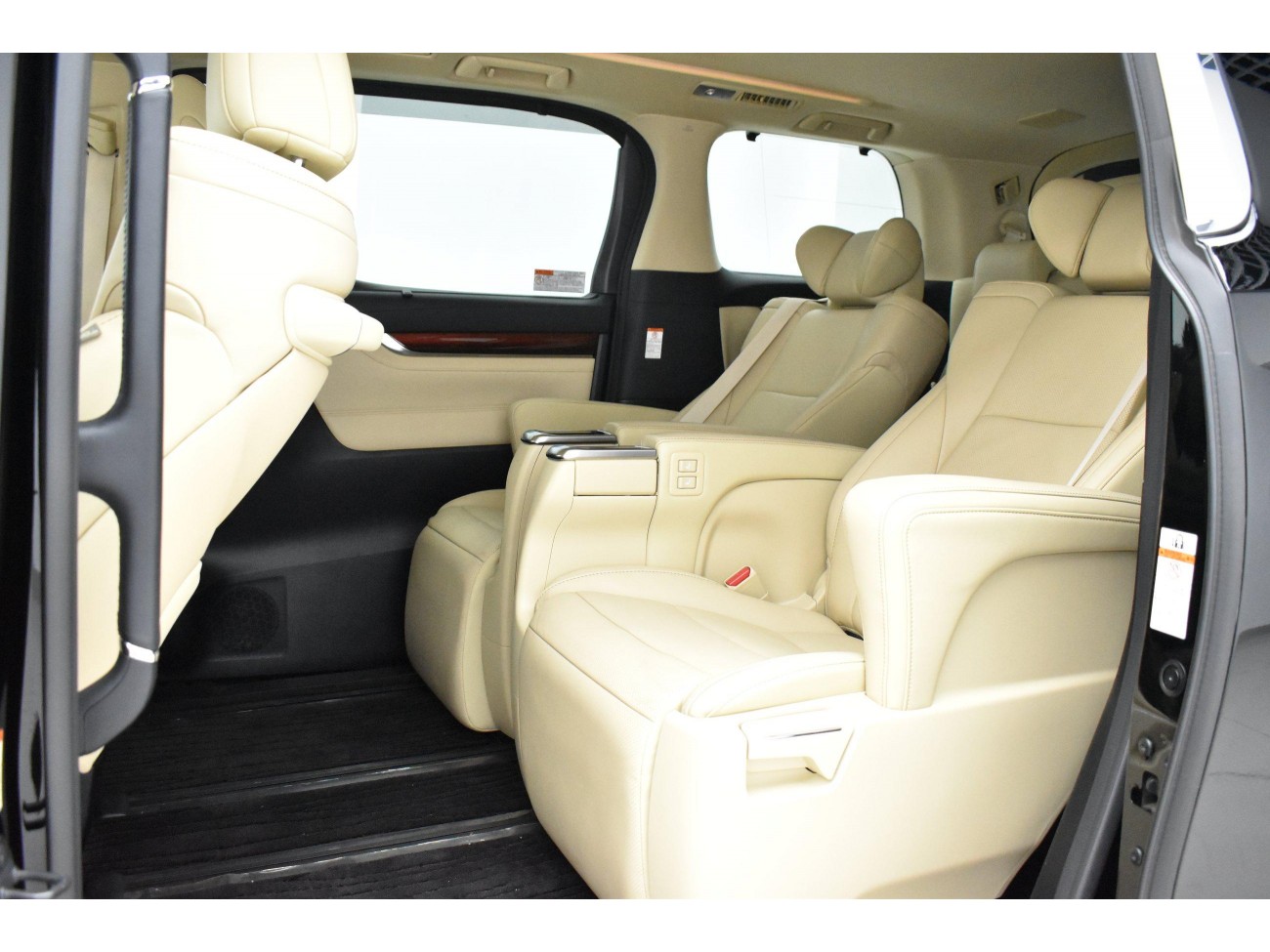 Toyota Alphard 2016