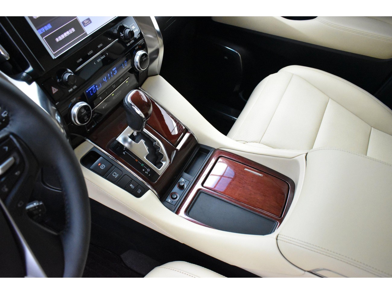 Toyota Alphard 2016