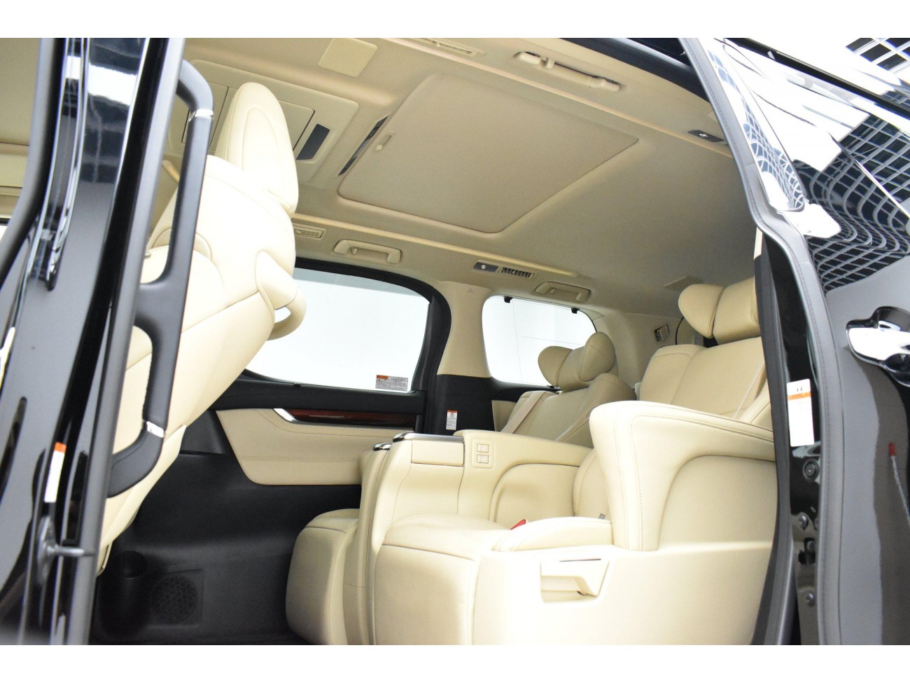 Toyota Alphard 2016
