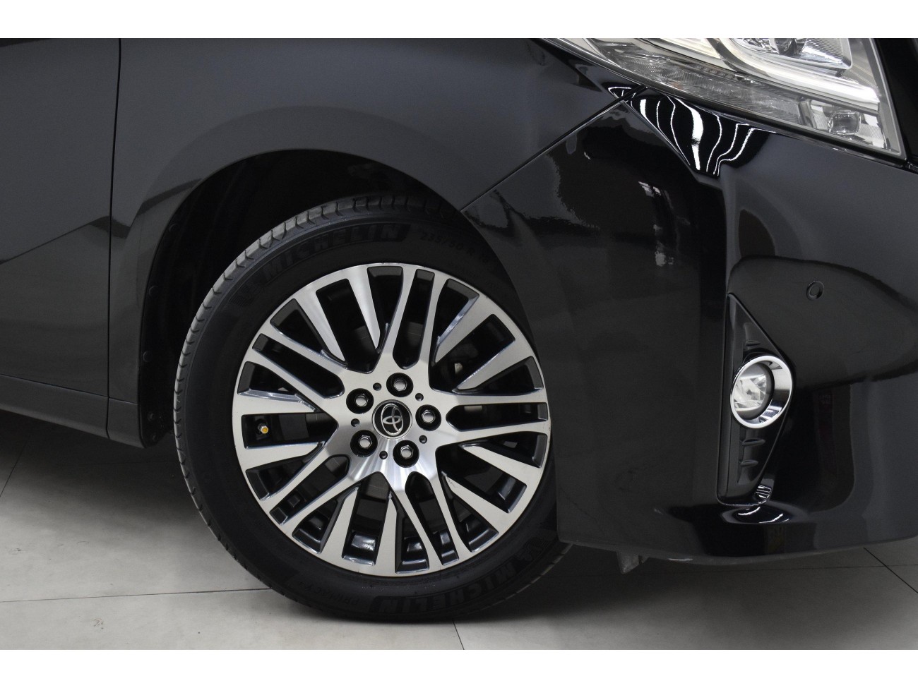 Toyota Alphard 2016