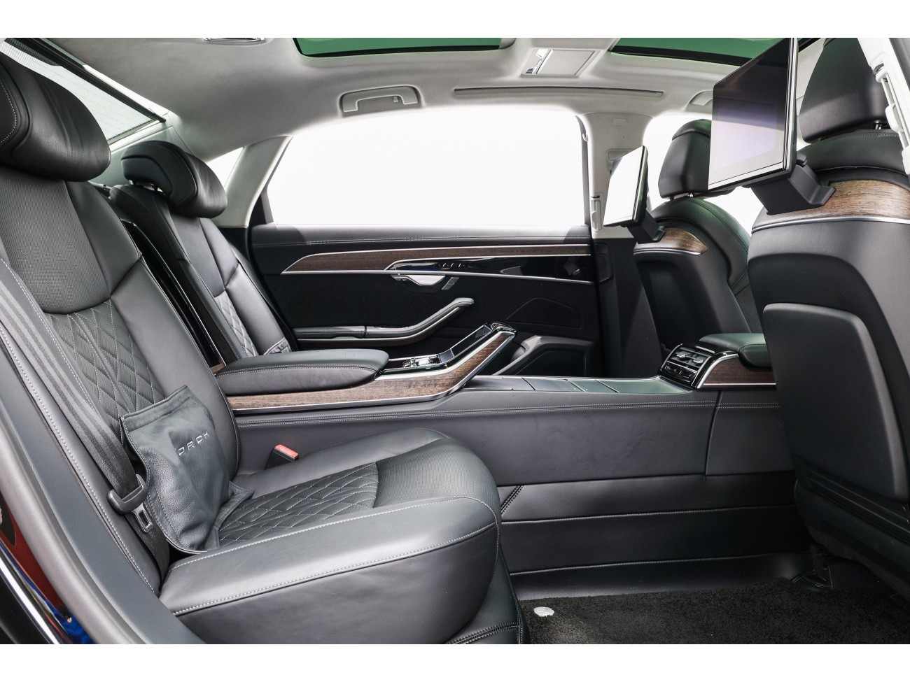 Audi A8L 2022