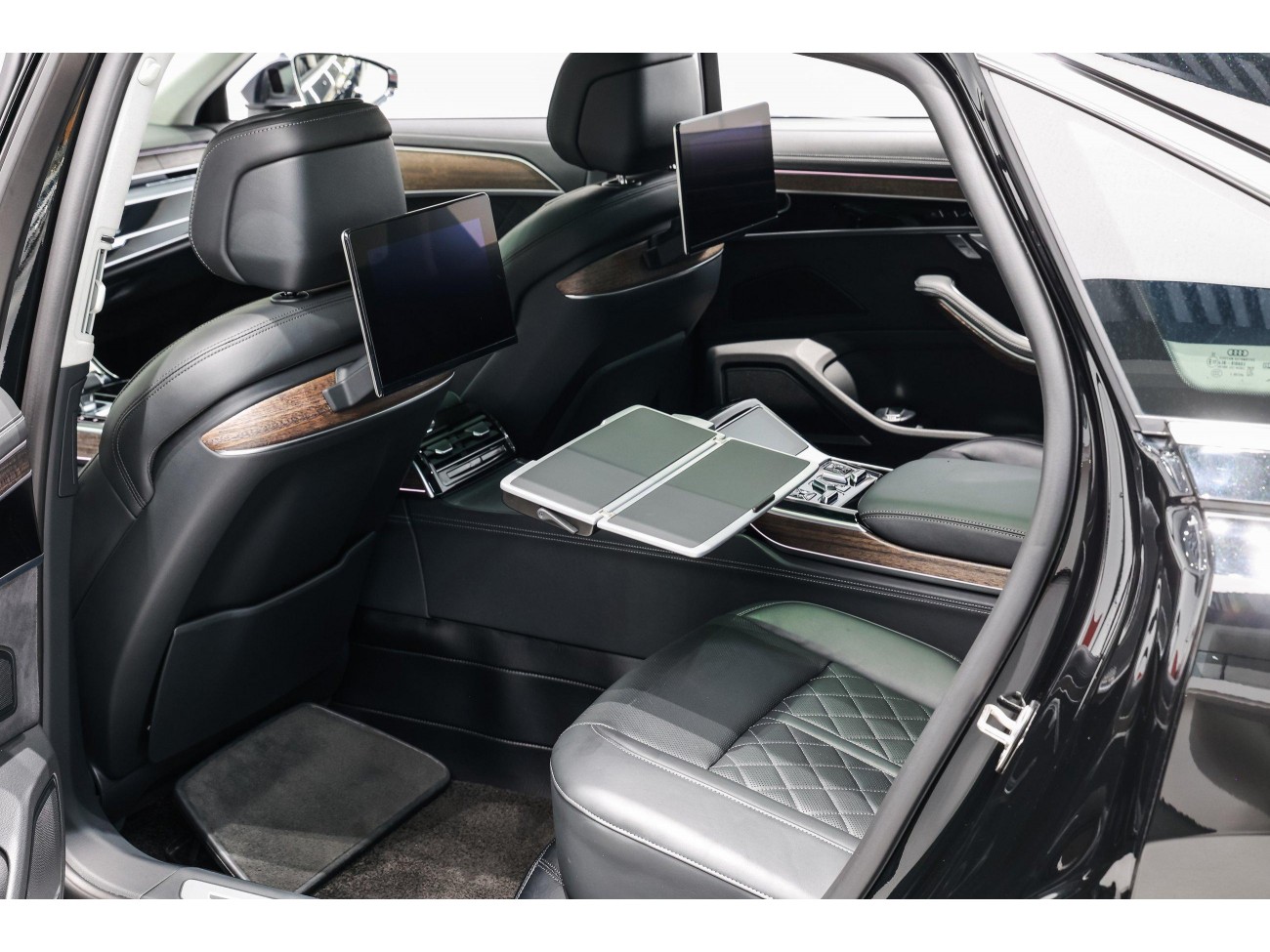 Audi A8L 2022