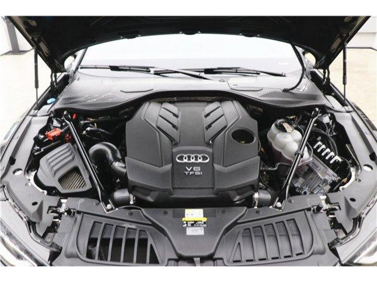 Audi A8L 50 TFSI 2024