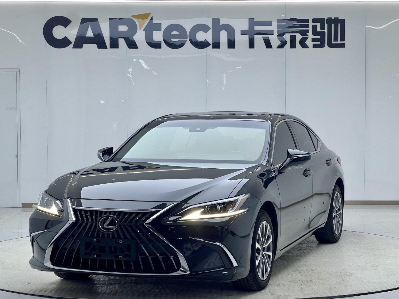 Lexus ES 200 2022