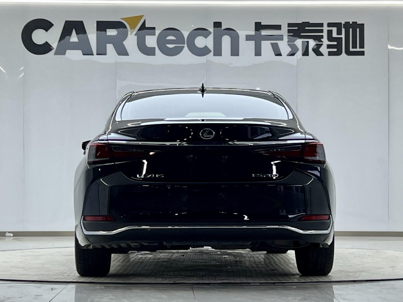 Lexus ES 200 2022
