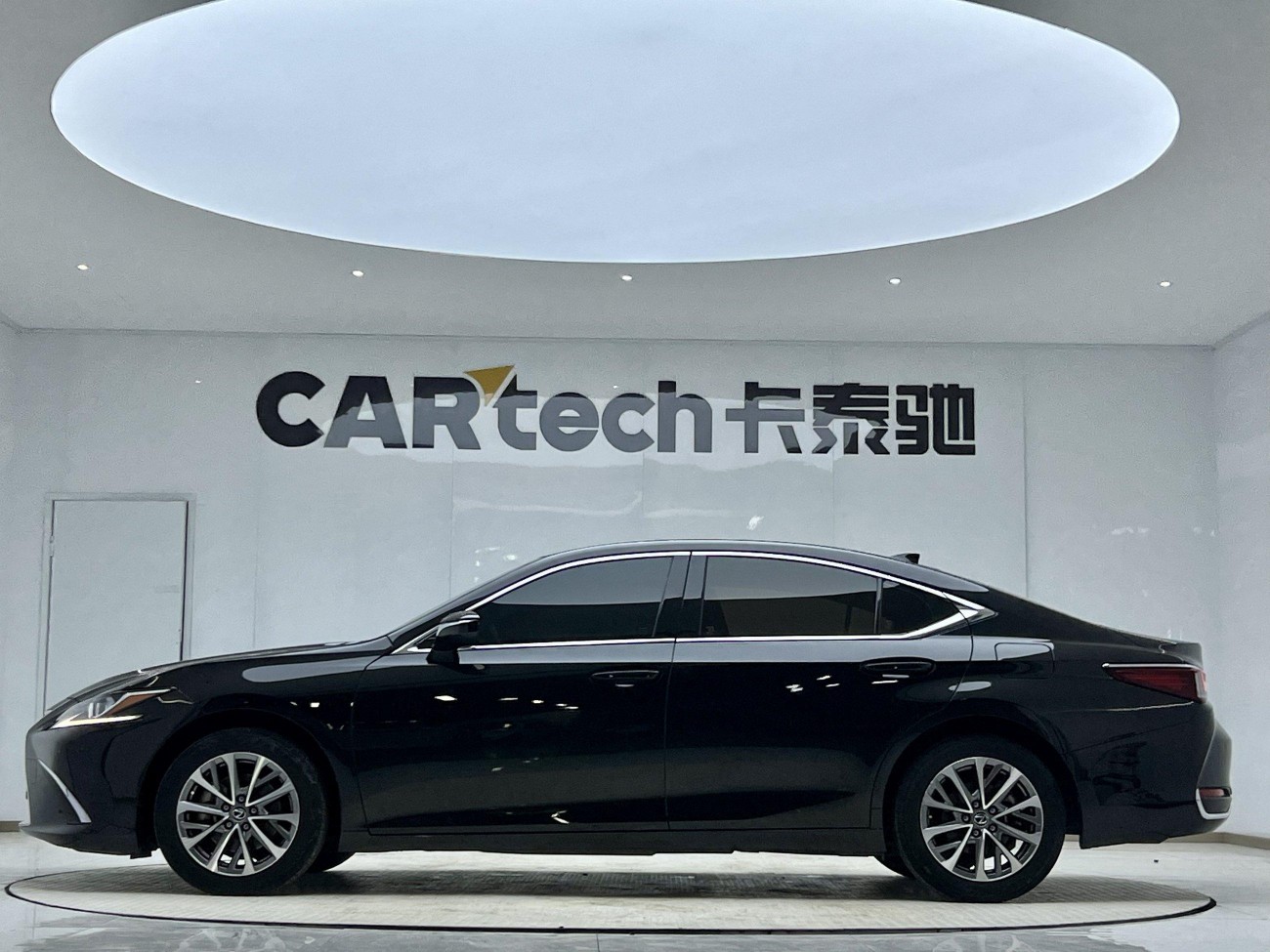 Lexus ES 200 2022