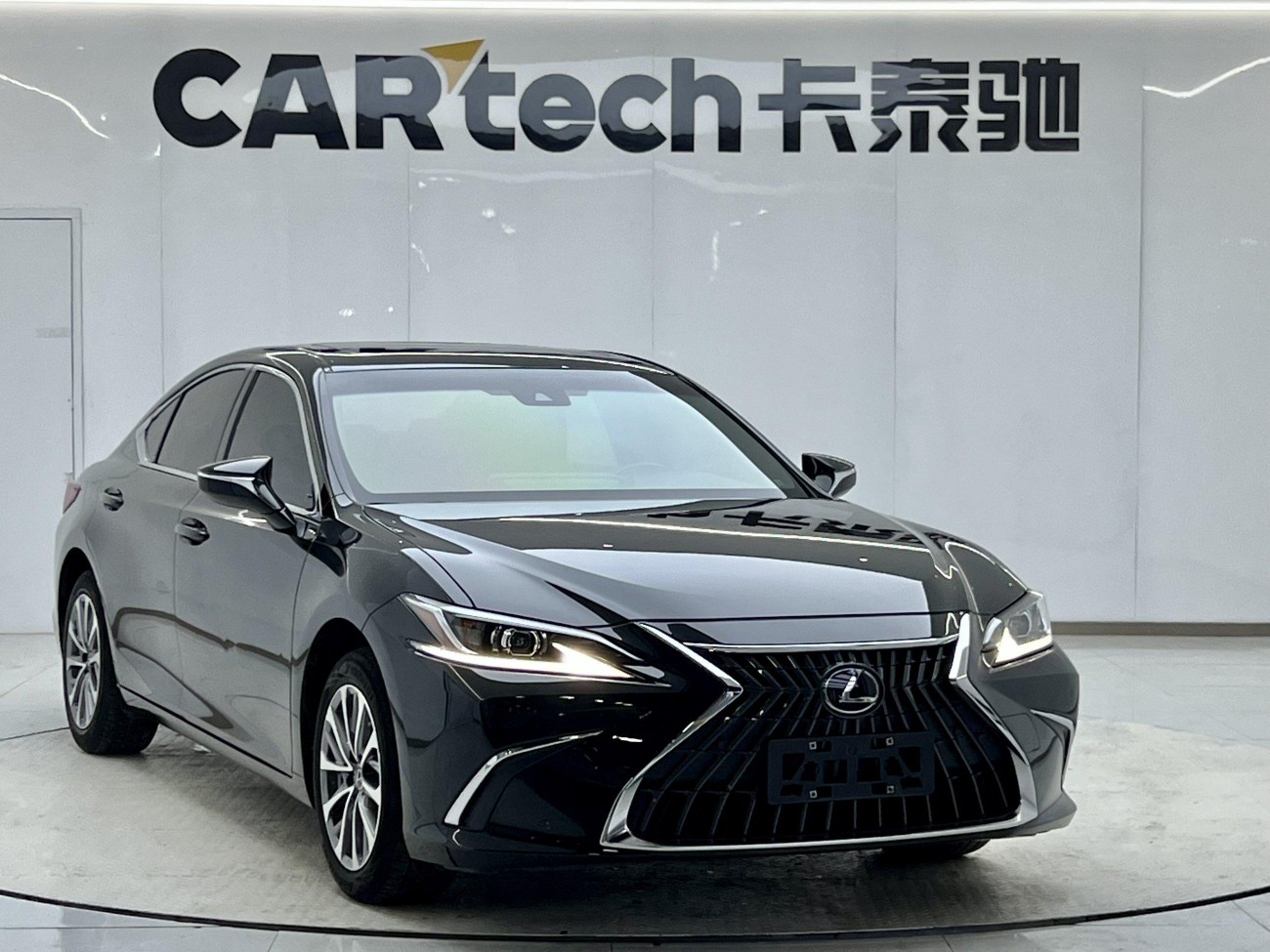 Lexus ES 200 2022