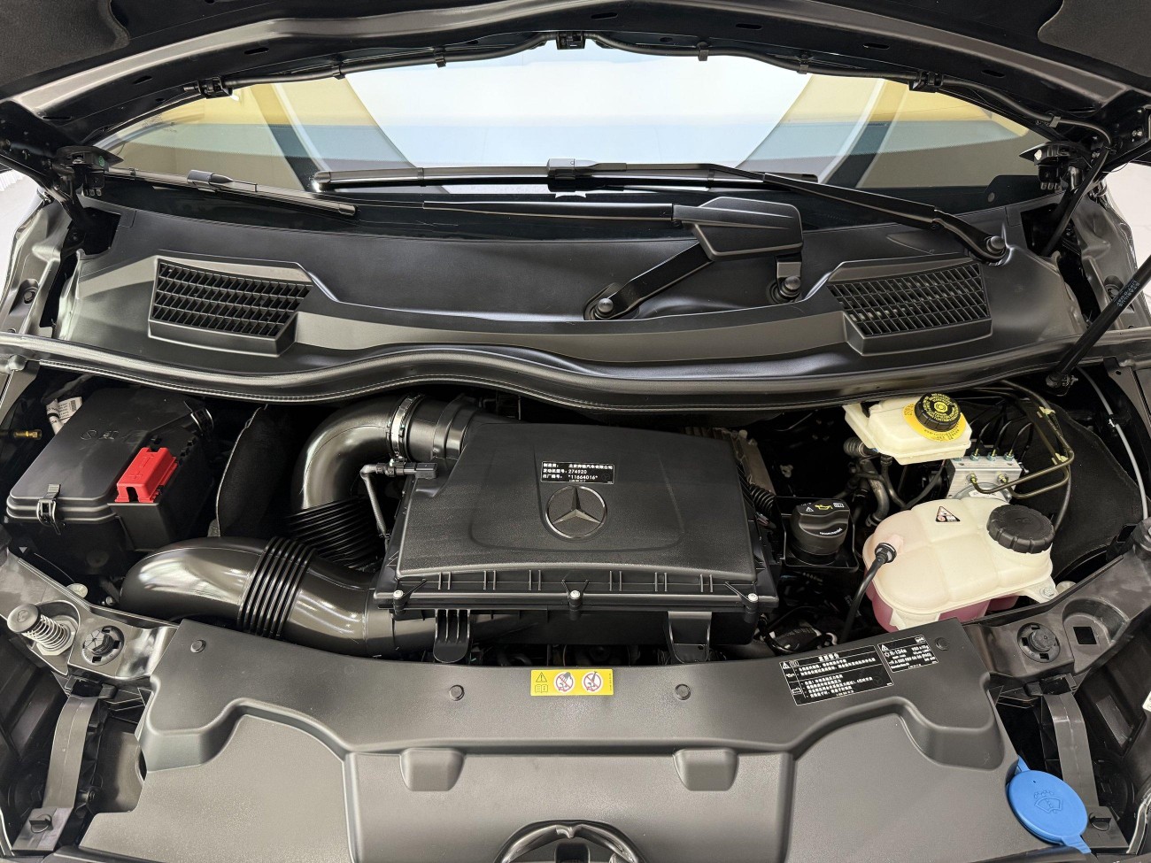 Mercedes-Benz V260L 2024