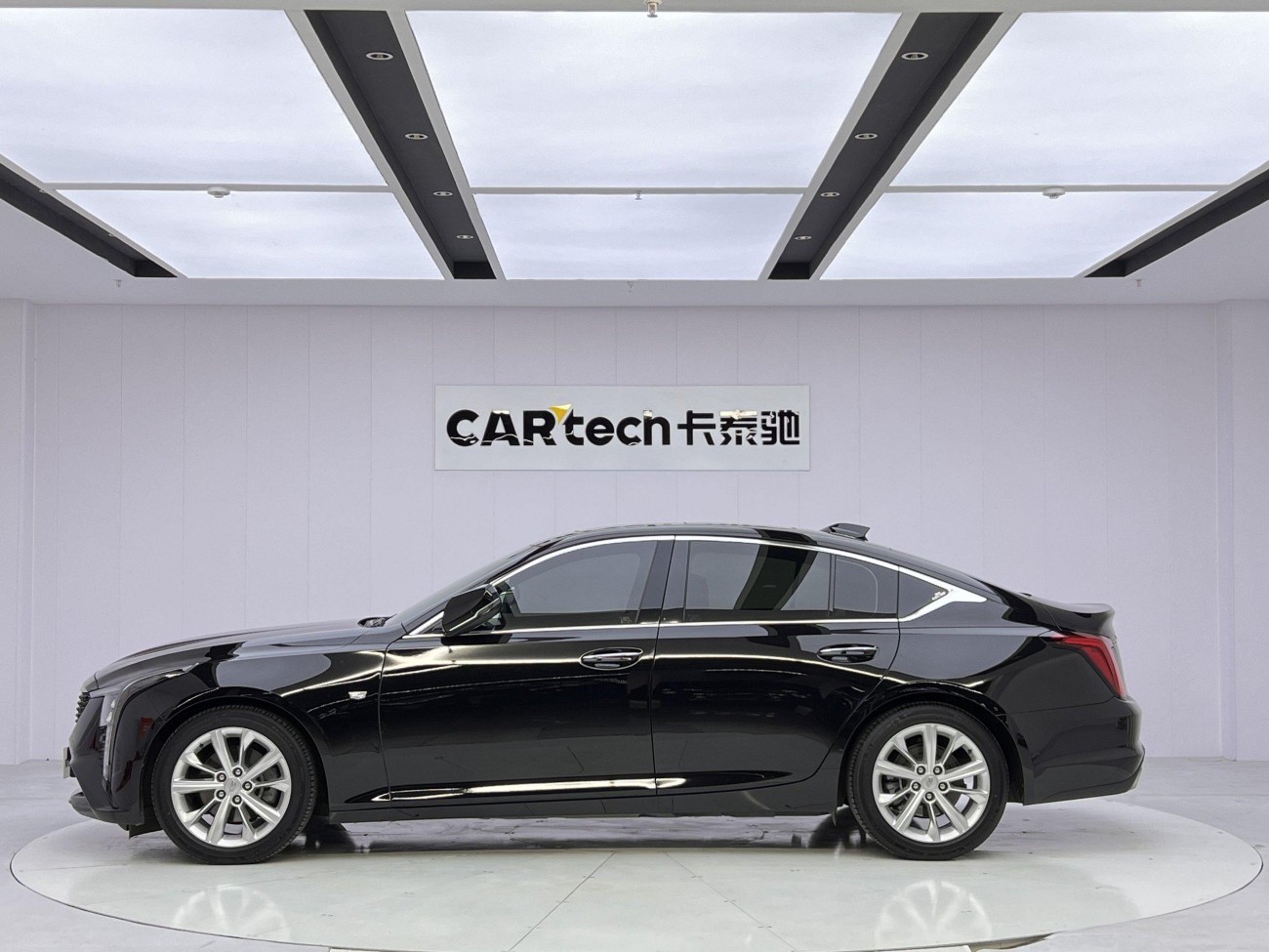 Cadillac CT5 2024