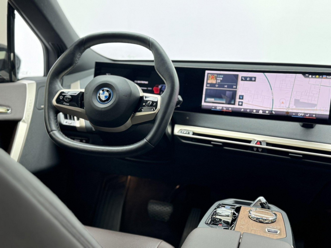 BMW iX 2024