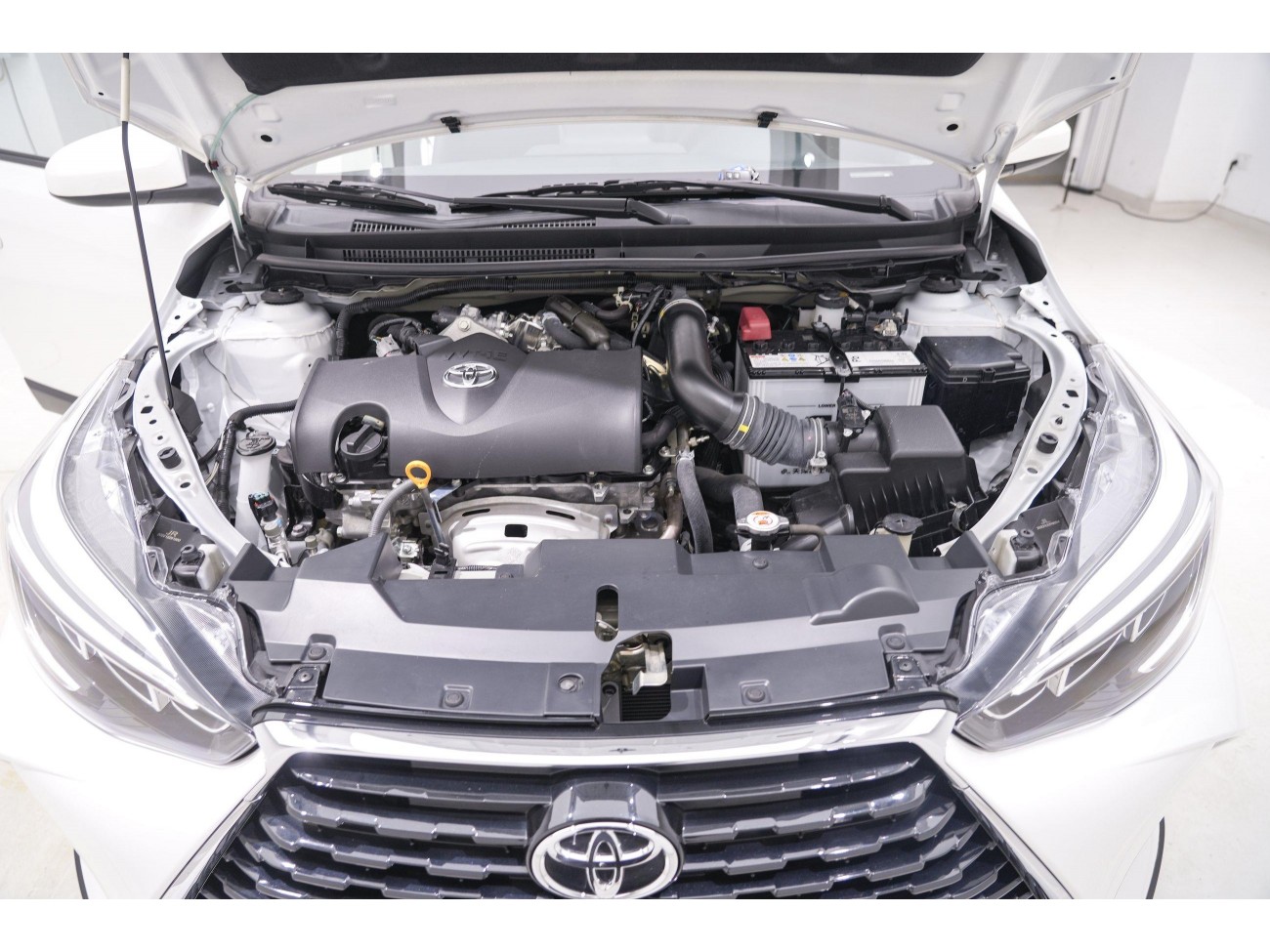 Toyota YARiS L 2023