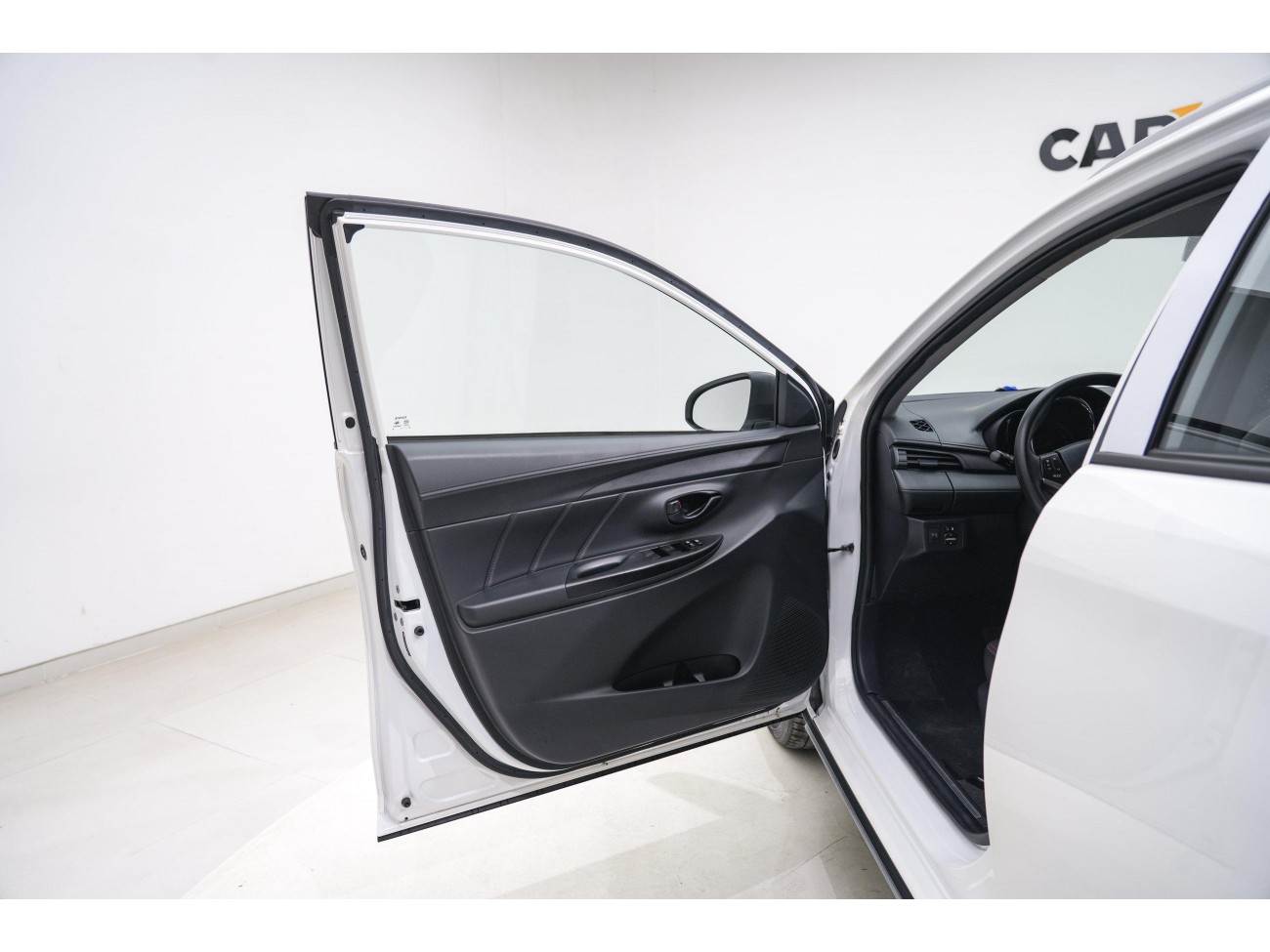 Toyota YARiS L 2023