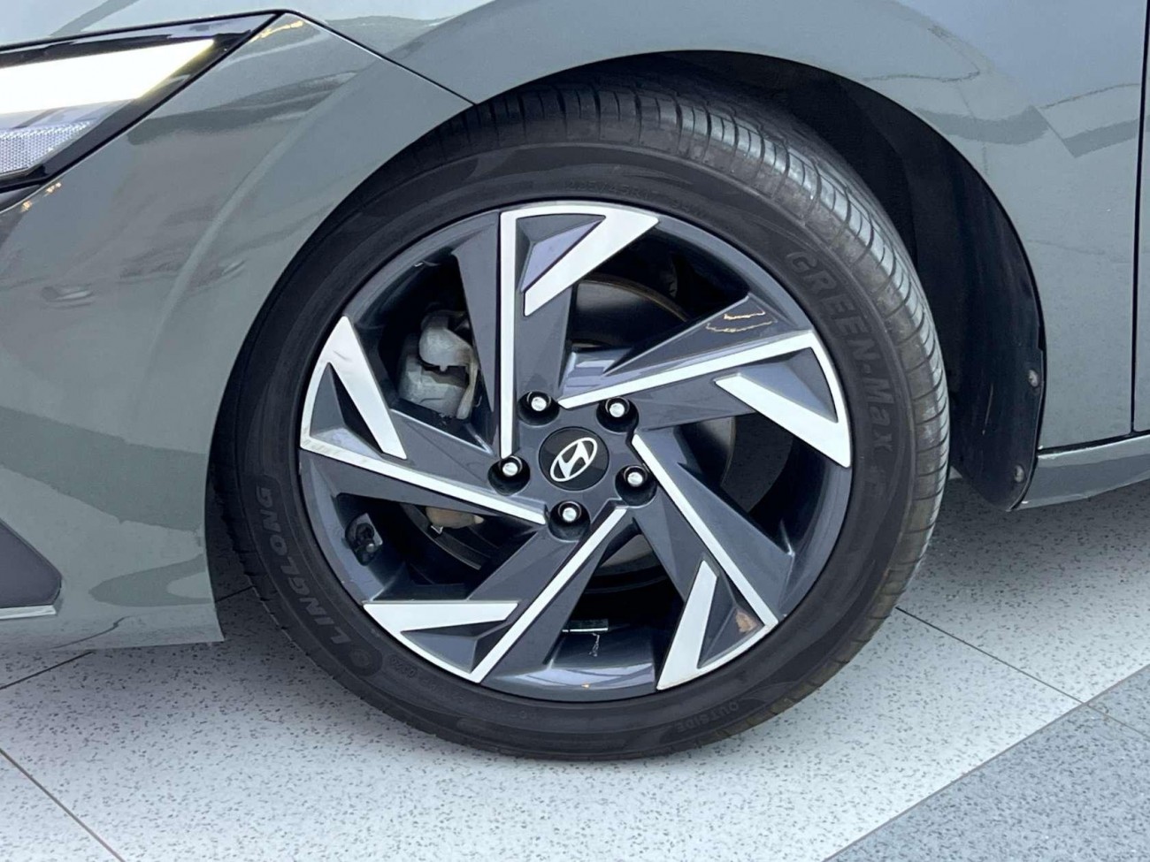 Hyundai Elantra 2024