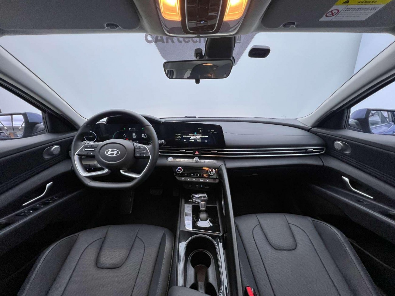 Hyundai Elantra 2024