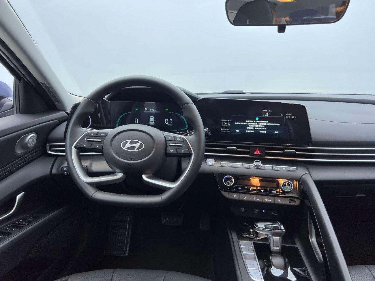 Hyundai Elantra 2024