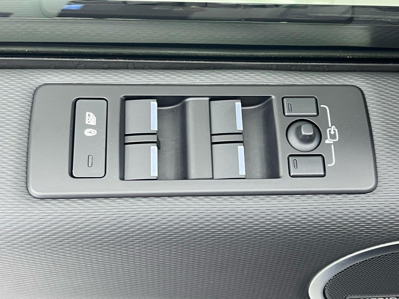 Land Rover Discovery 2023