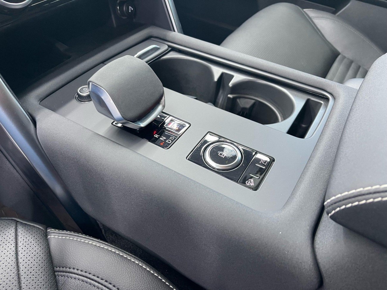 Land Rover Discovery 2023
